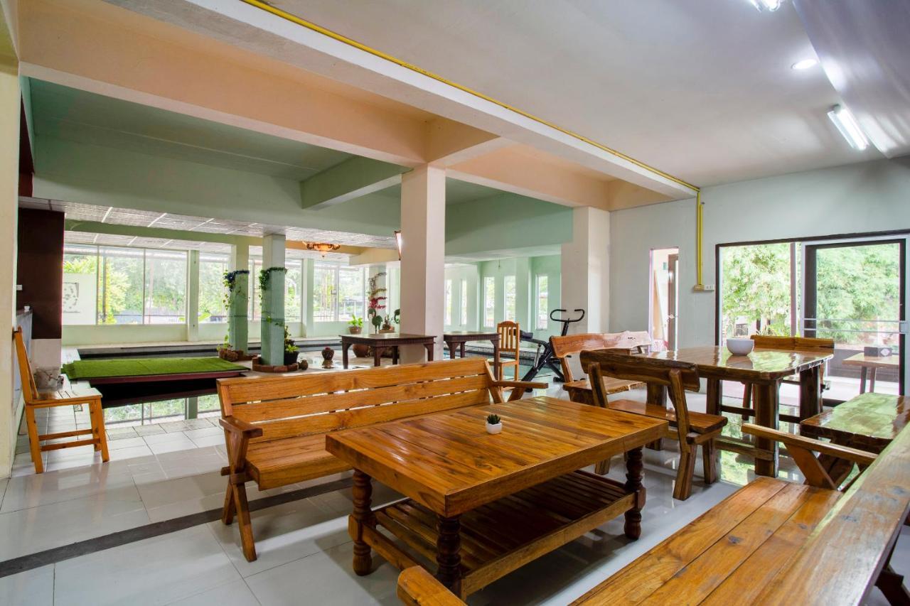 Oyo 75356 Thipsiri Lodge Chiang Mai Bagian luar foto